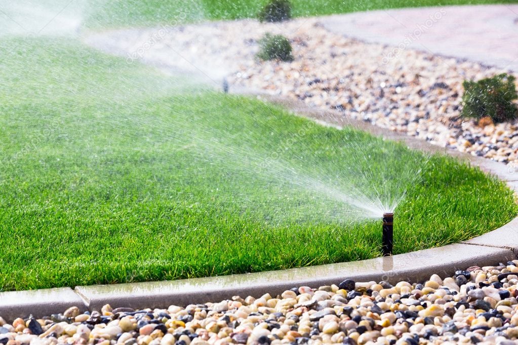Como cuidar do jardim-uso de aspersores para regar
